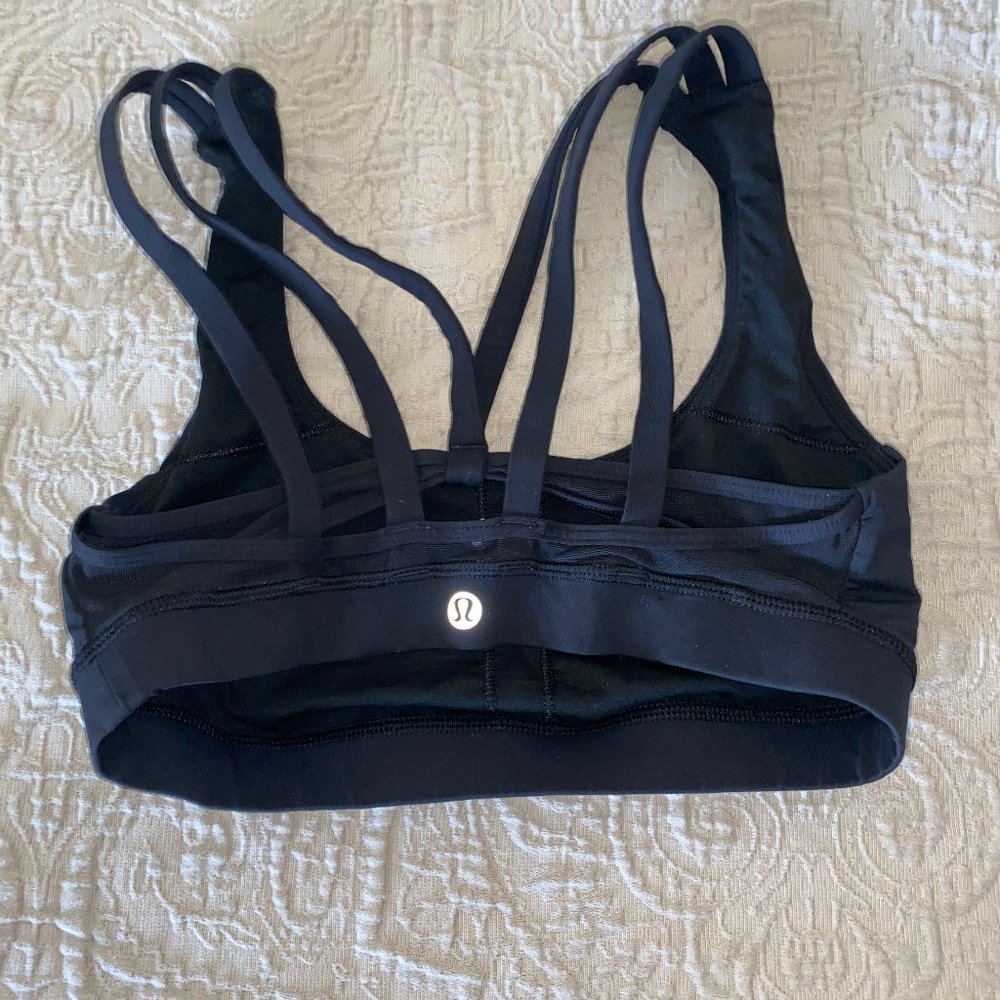 Lululemon sports bra size 4